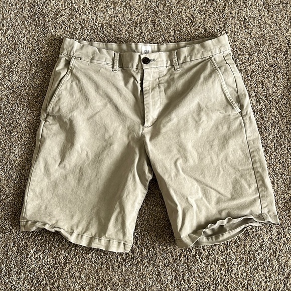 GAP shorts. 33 waist. 10” inseam shorts. - Picture 1 of 3